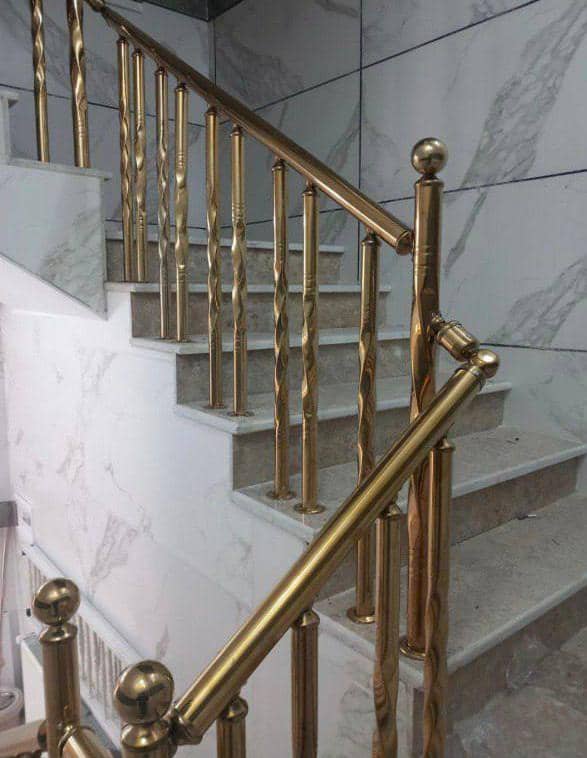 اجرا و نصب حفاظ و نرده استیل بمدیریت آقای بهاری در تبریز